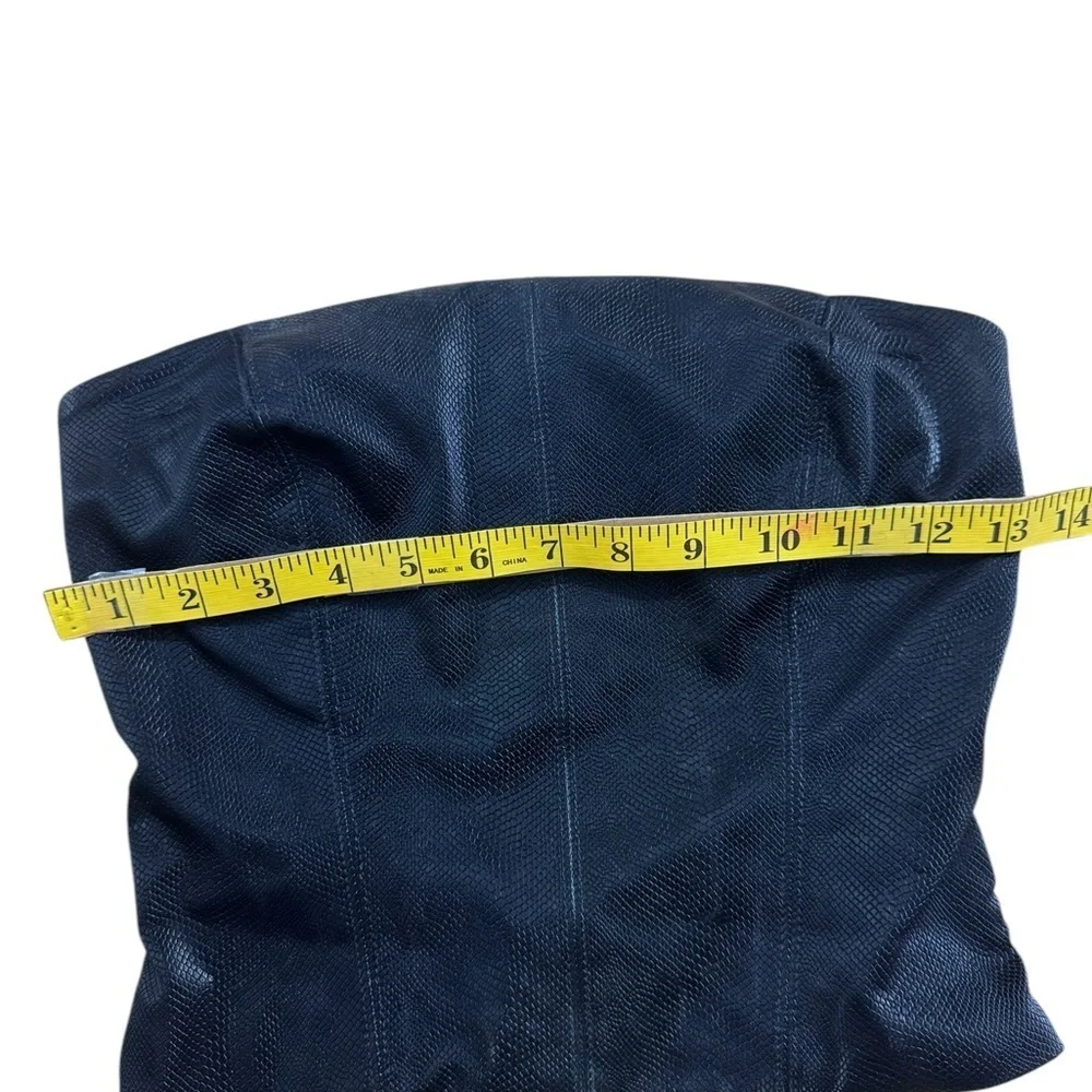 Kirius.Elegant Black Strapless Top - Picture 3 of 10